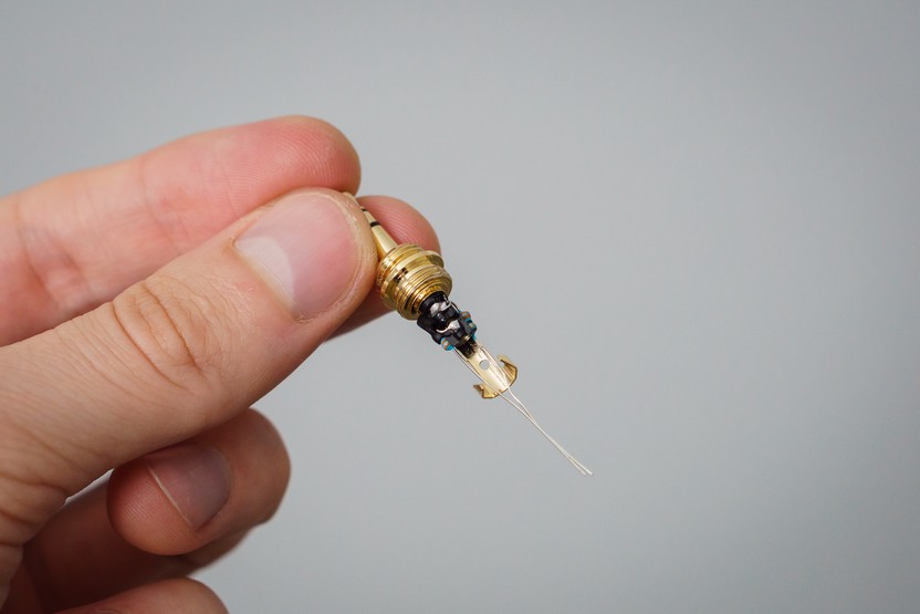 Plug with resistors